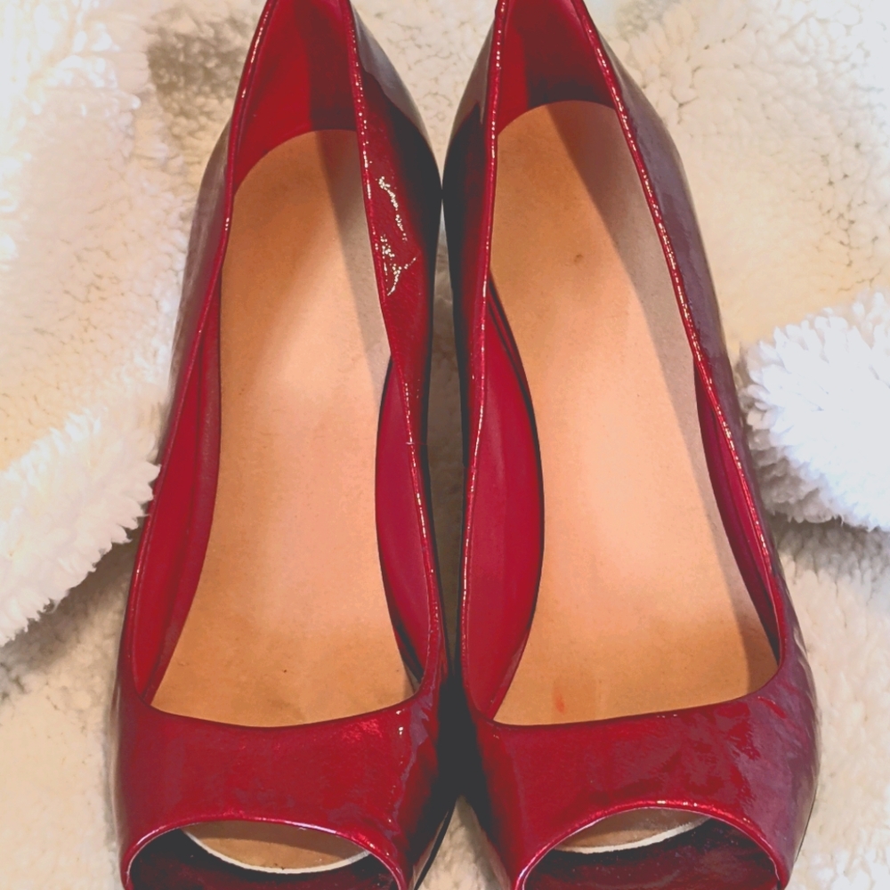 Red Patent Leather puumps